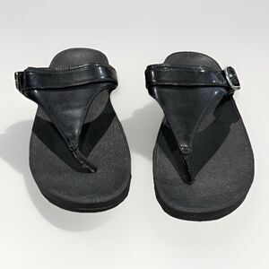 FitFlop Black Patent Flip Flop Thong Sandals Toe Post Shoes  Womens sz 8